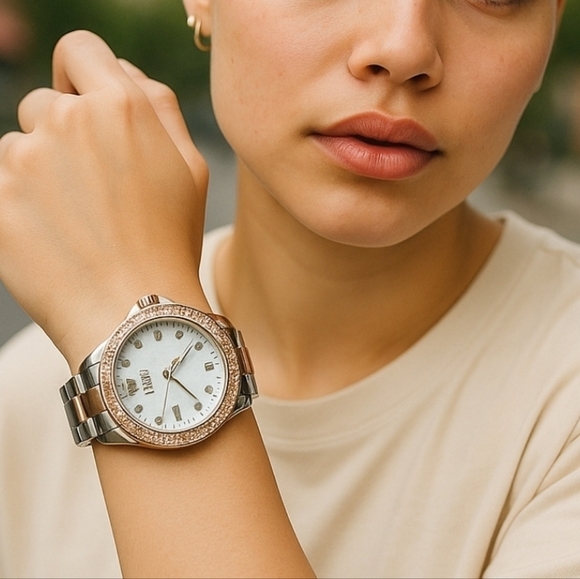 Juicy Couture  Y2k Two toned watch with rhinestones - Picture 2 of 10